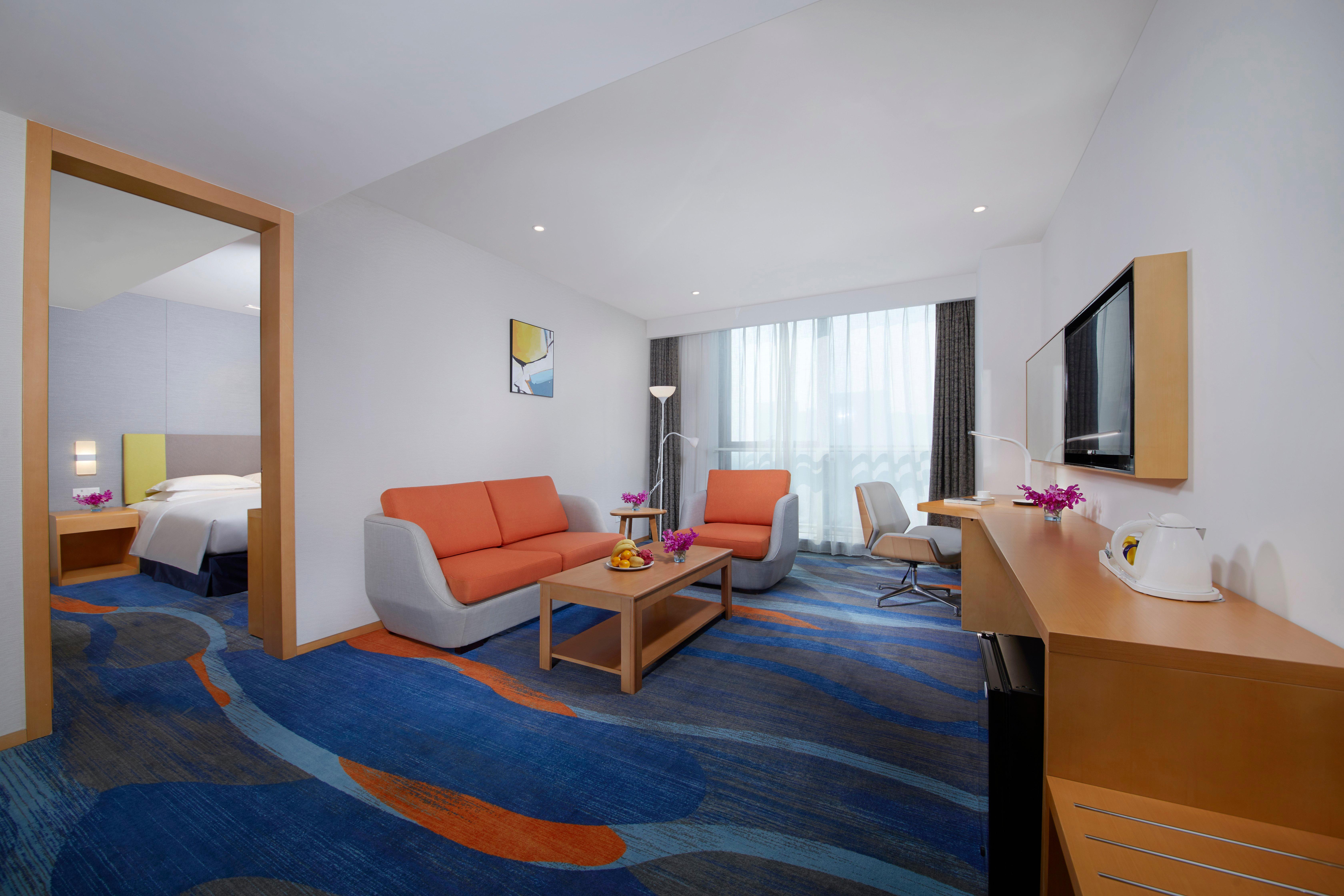 Holiday Inn Express Zhengzhou Zhengdong By Ihg Exterior photo