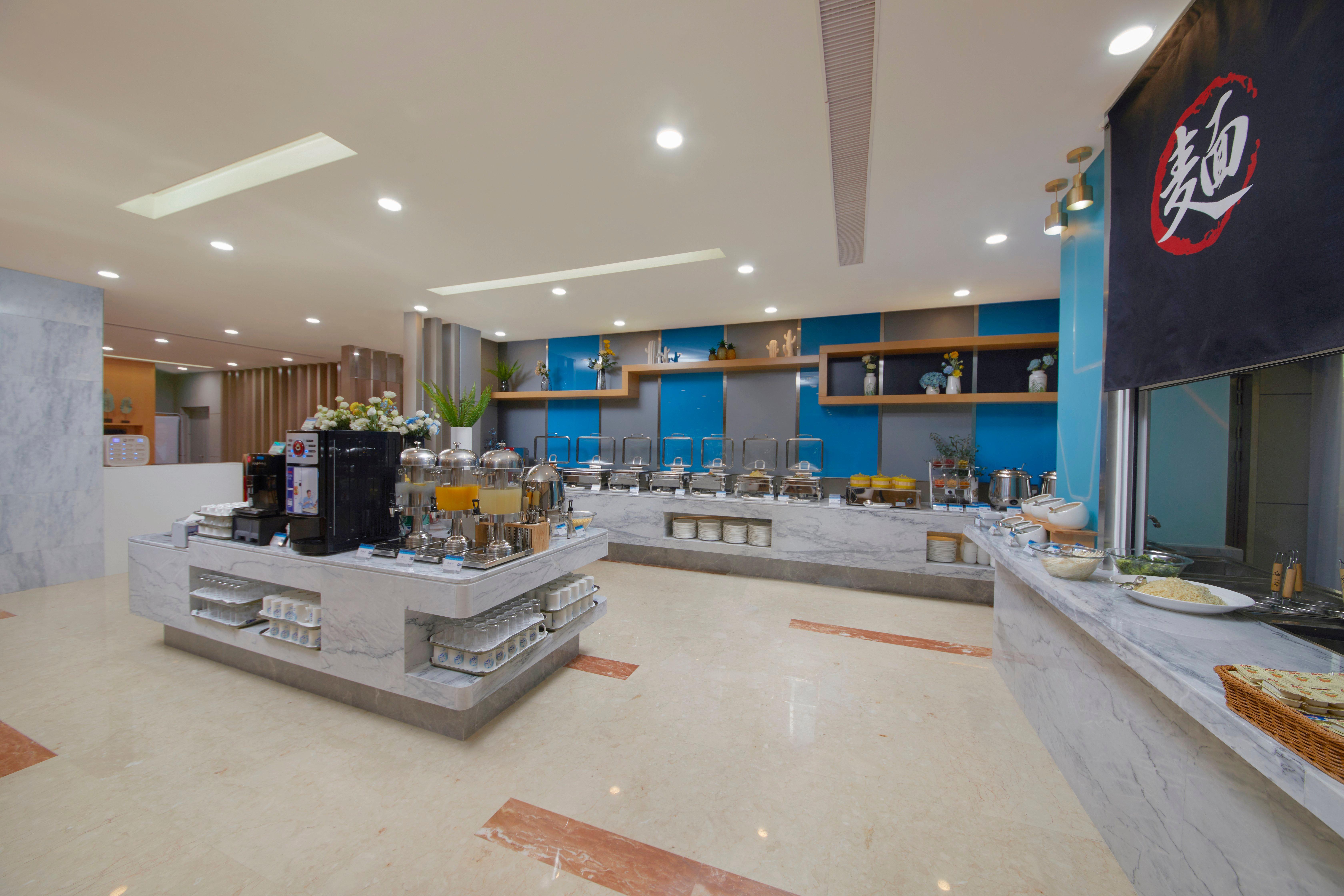 Holiday Inn Express Zhengzhou Zhengdong By Ihg Exterior photo