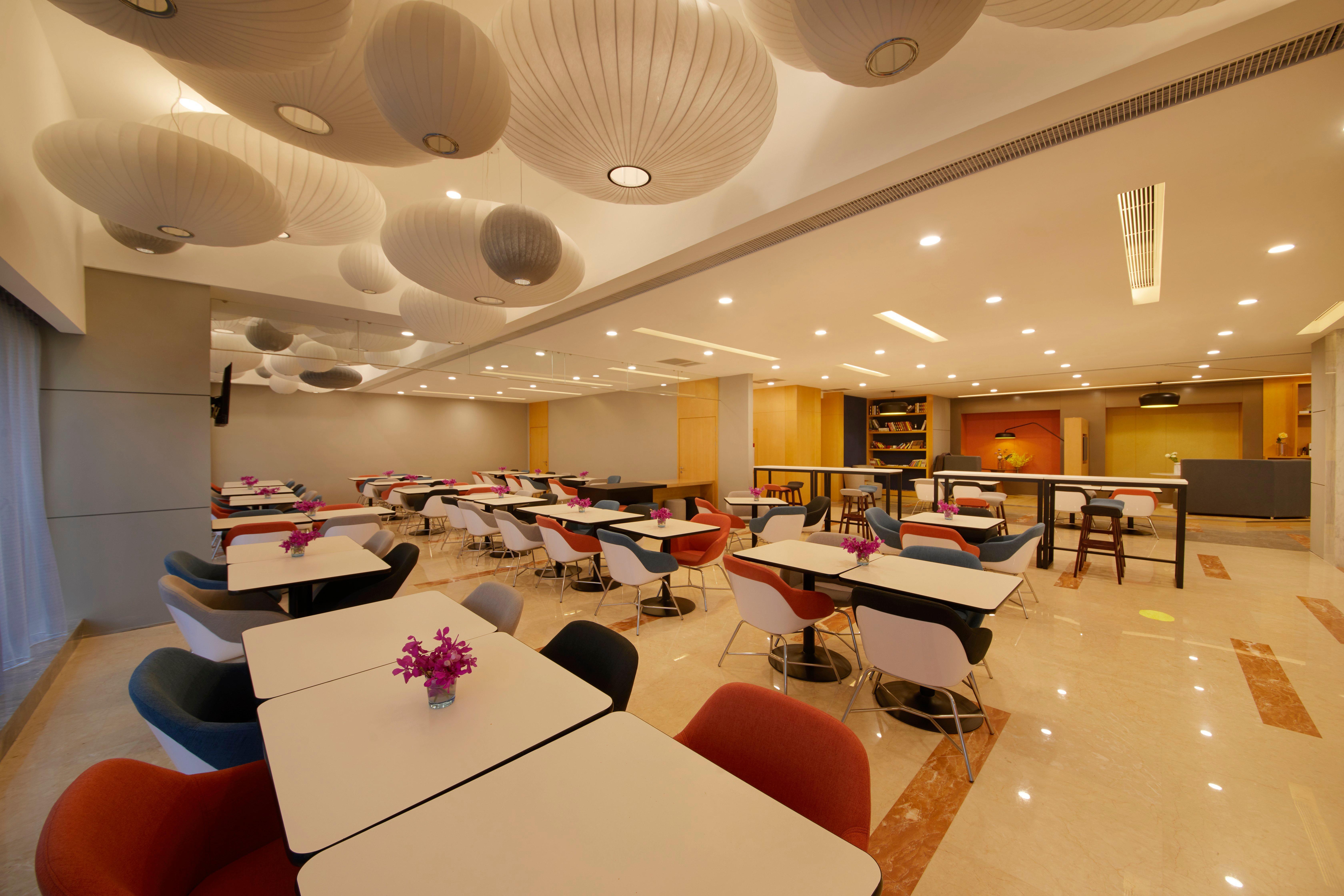 Holiday Inn Express Zhengzhou Zhengdong By Ihg Exterior photo