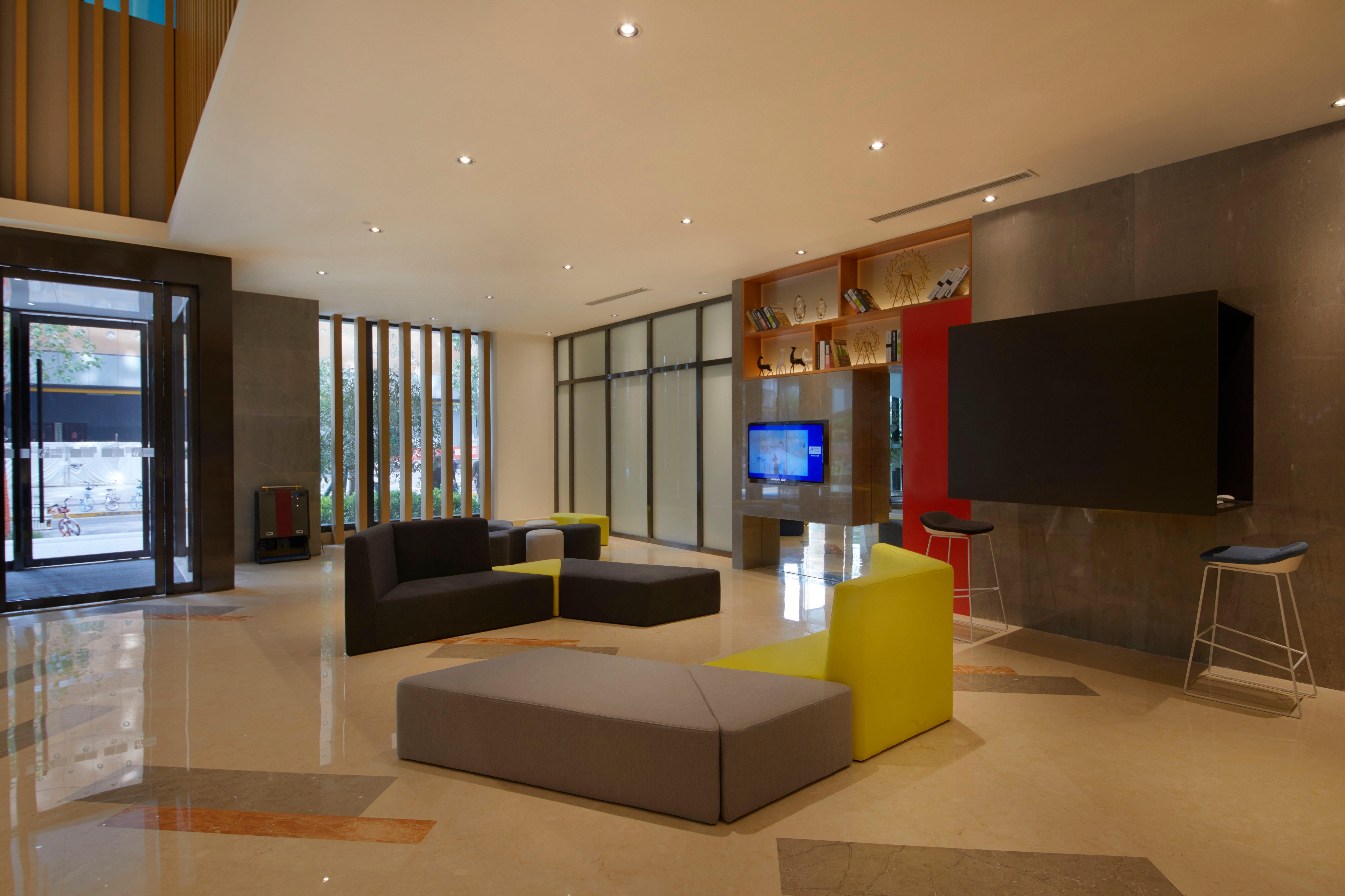 Holiday Inn Express Zhengzhou Zhengdong By Ihg Exterior photo