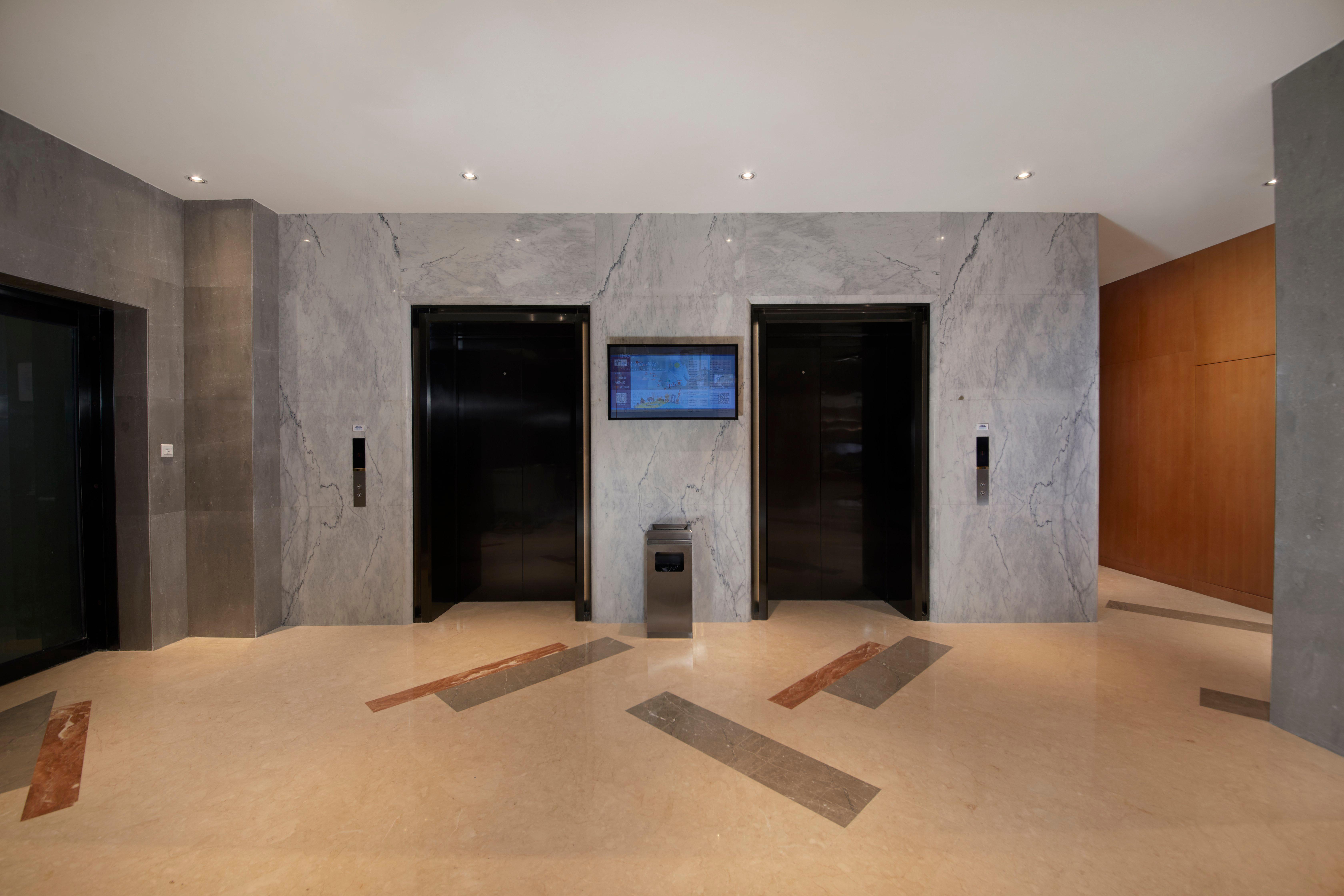 Holiday Inn Express Zhengzhou Zhengdong By Ihg Exterior photo