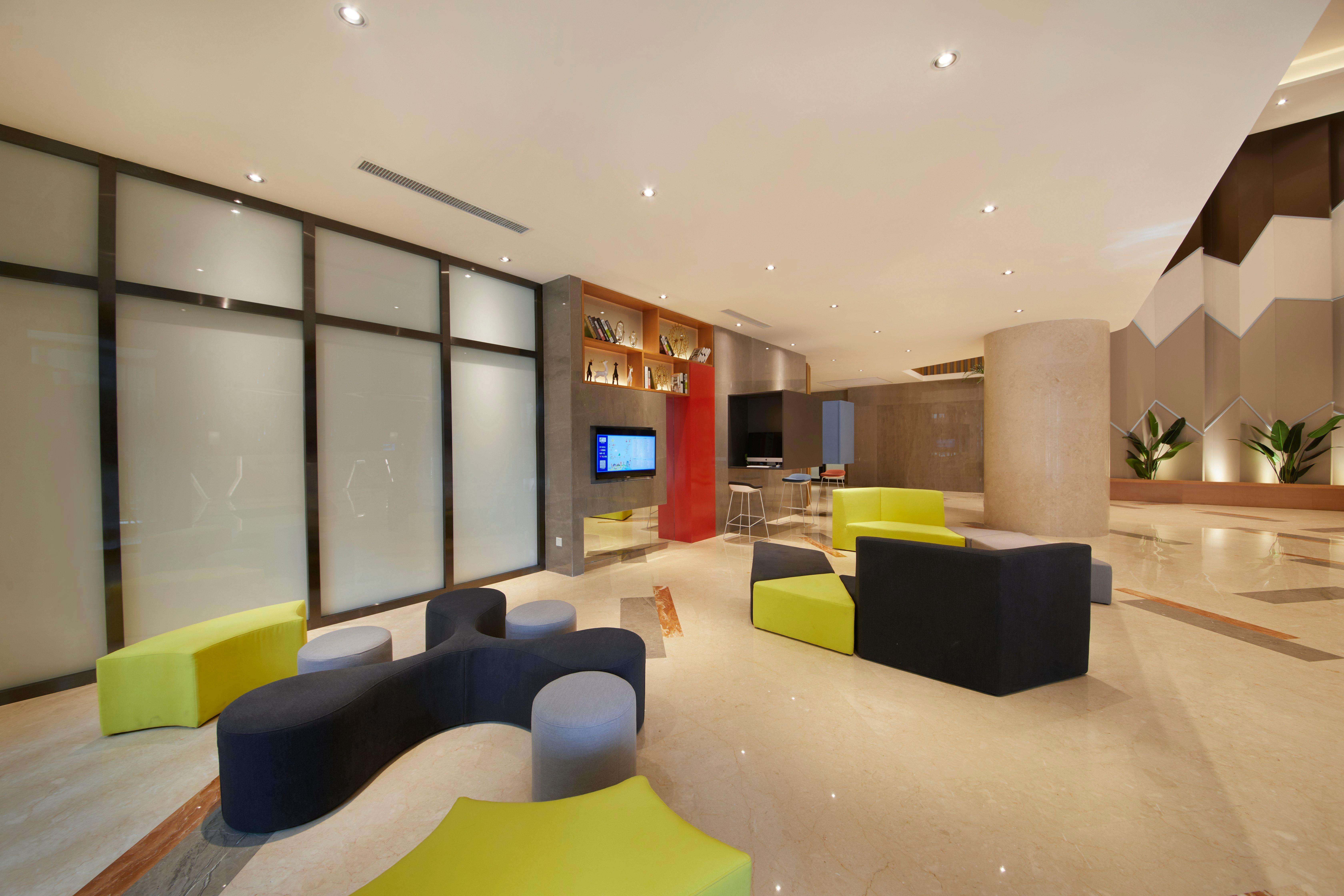 Holiday Inn Express Zhengzhou Zhengdong By Ihg Exterior photo