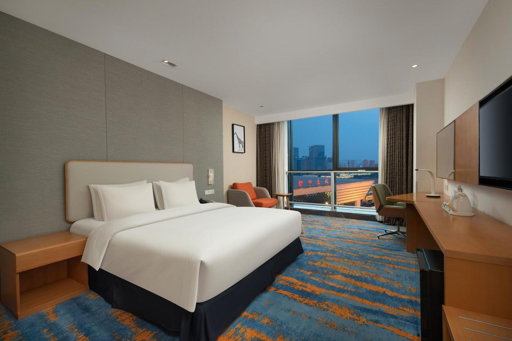 Holiday Inn Express Zhengzhou Zhengdong By Ihg Exterior photo