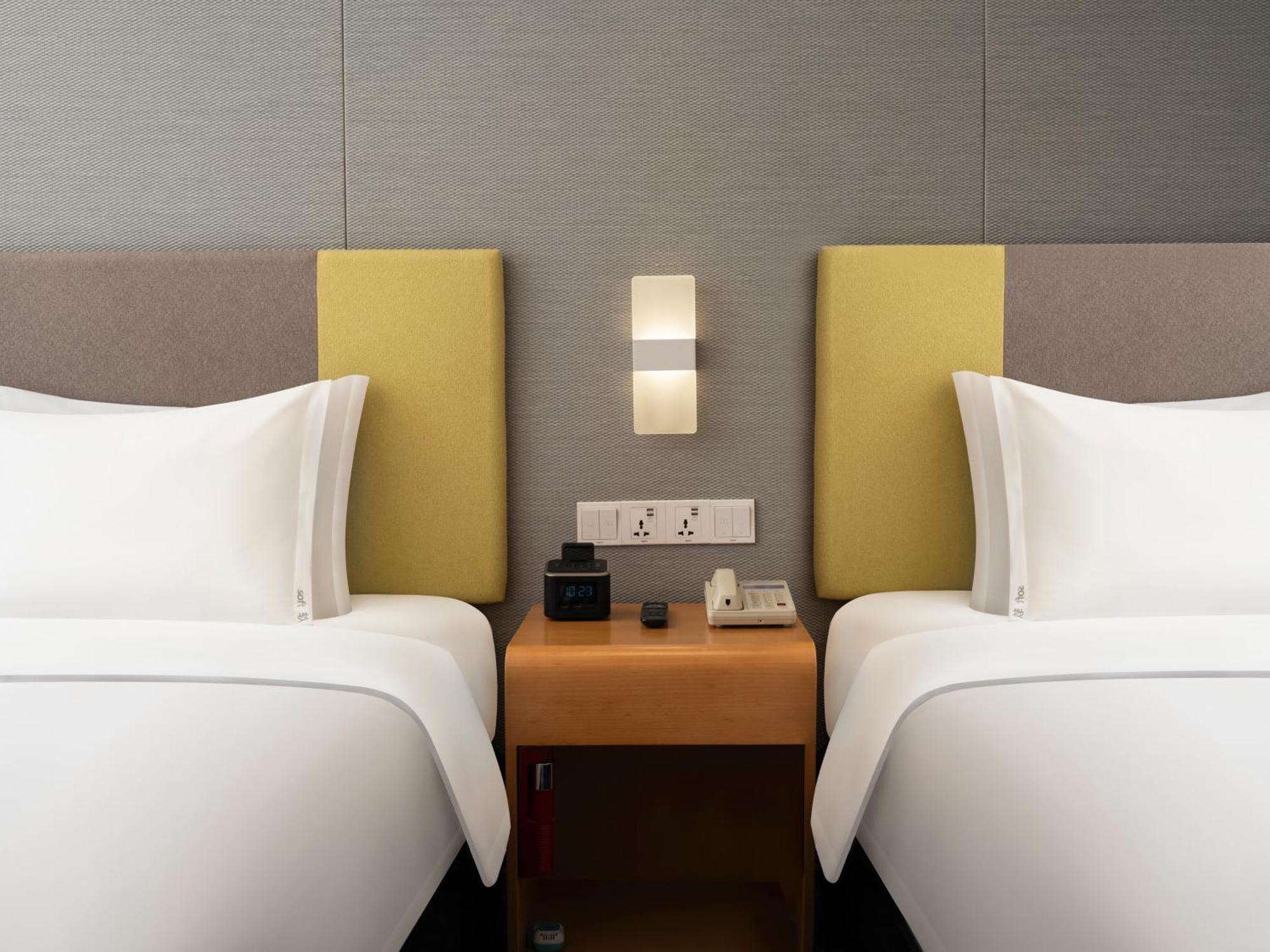 Holiday Inn Express Zhengzhou Zhengdong By Ihg Exterior photo