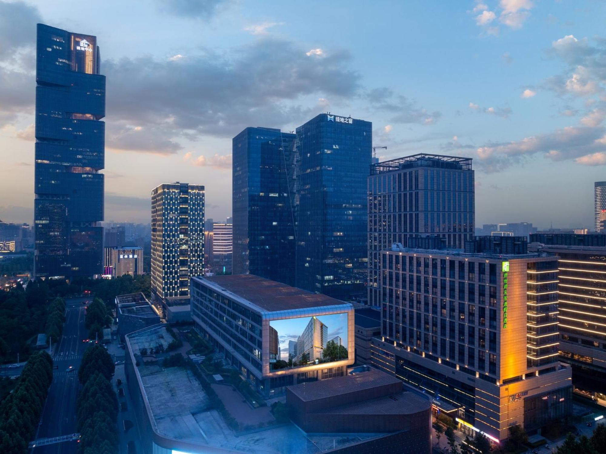 Holiday Inn Express Zhengzhou Zhengdong By Ihg Exterior photo