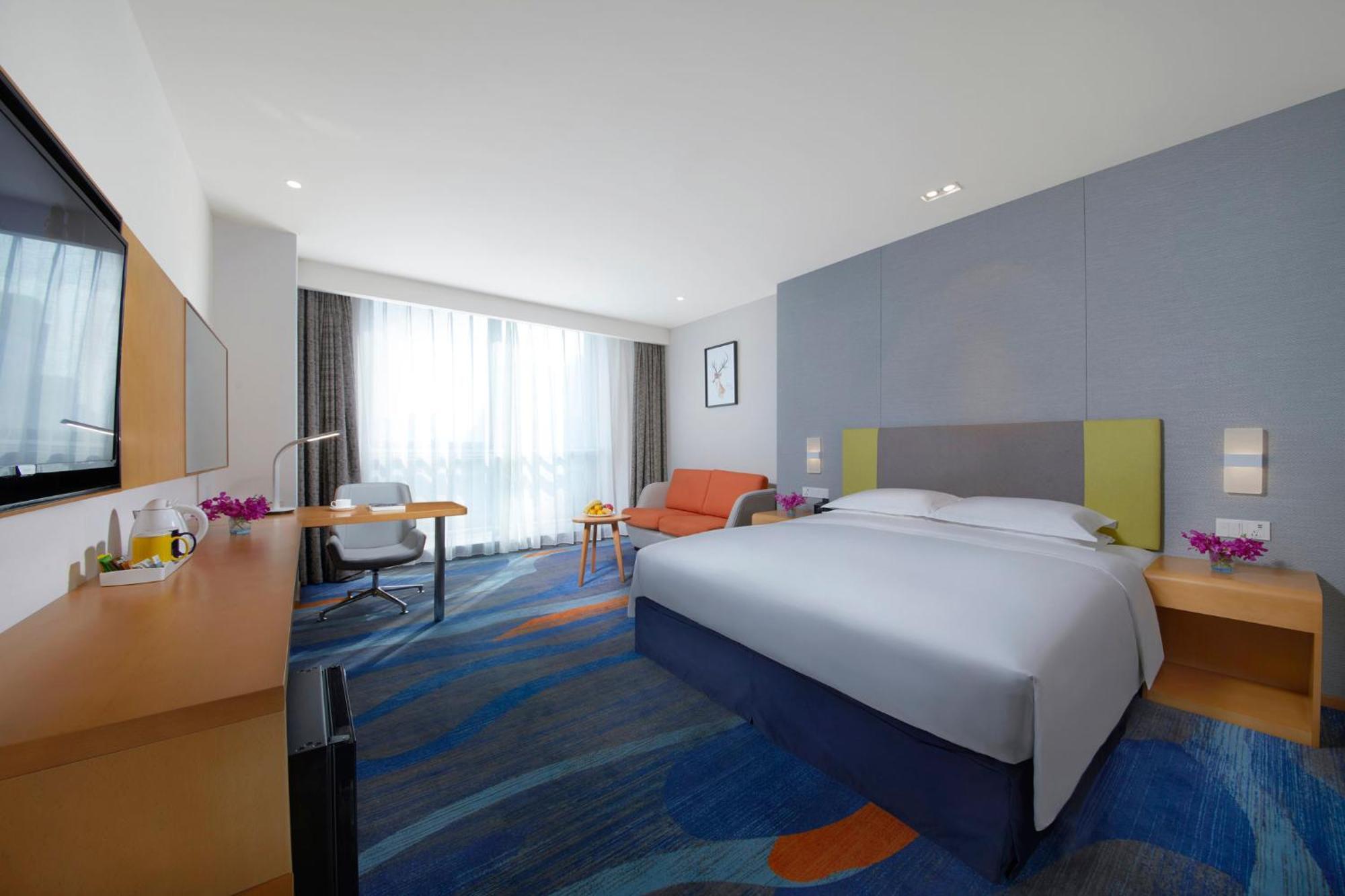Holiday Inn Express Zhengzhou Zhengdong By Ihg Exterior photo