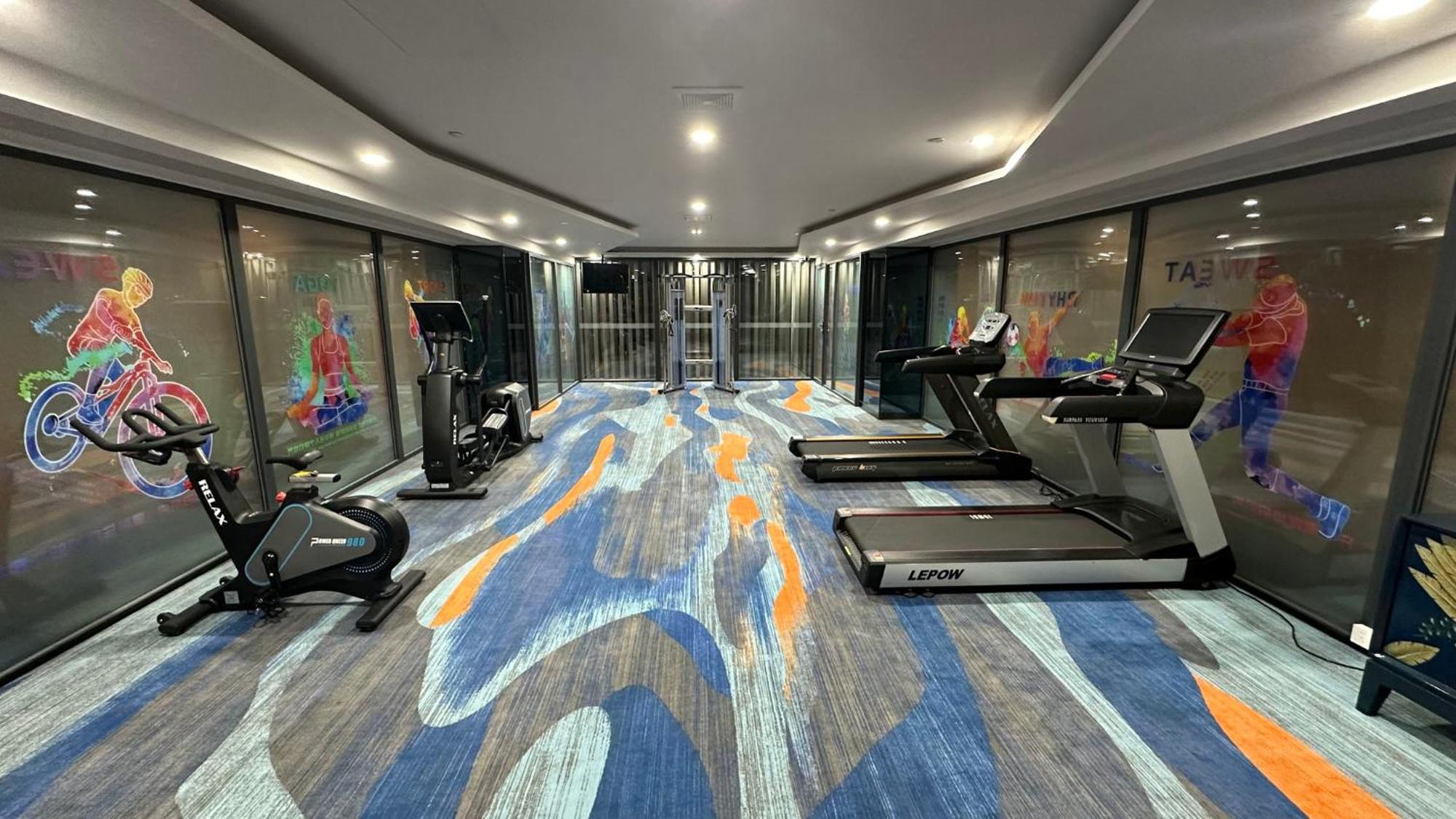 Holiday Inn Express Zhengzhou Zhengdong By Ihg Exterior photo