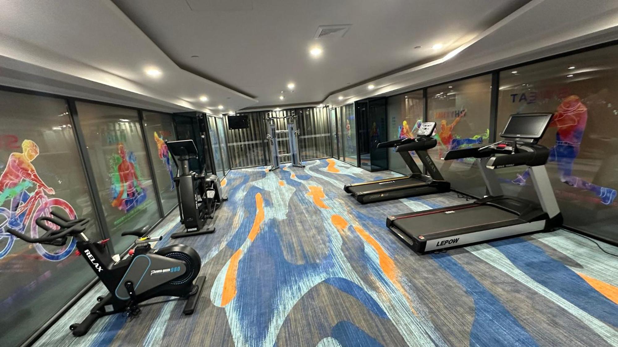 Holiday Inn Express Zhengzhou Zhengdong By Ihg Exterior photo